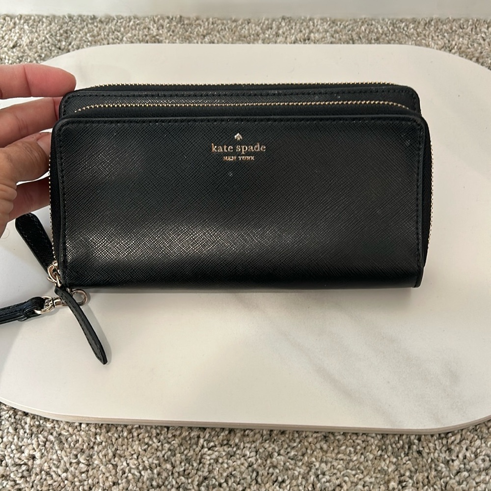 Kate spade wristlet wallet